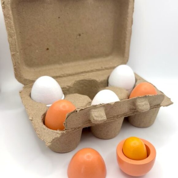 Carton of 6 Wooden "Cracking" Eggs Breakfast Toy Pretend Role Play Set New - Picture 1 of 4